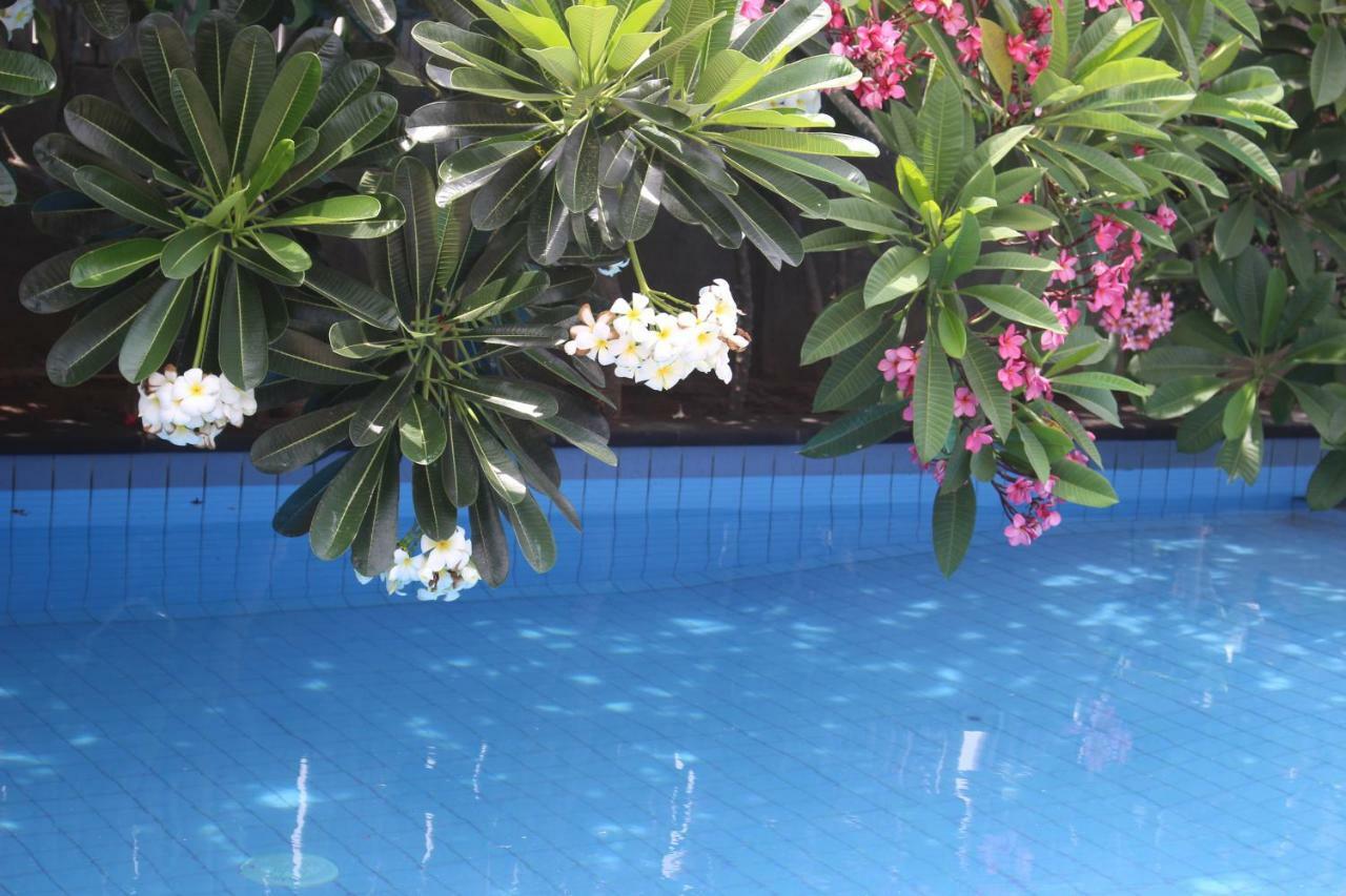 Indigo Bungalows กีลีตราวางัน ภายนอก รูปภาพ